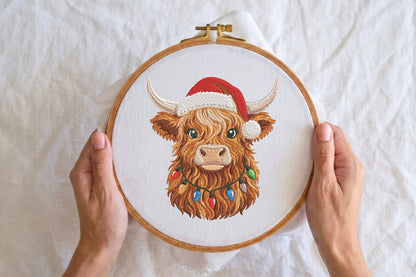 Christmas Highland Cow Embroidery Design – Cute Highland Cow Christmas Machine Embroidery Pattern, Festive Farmhouse Animal Embroidery Design