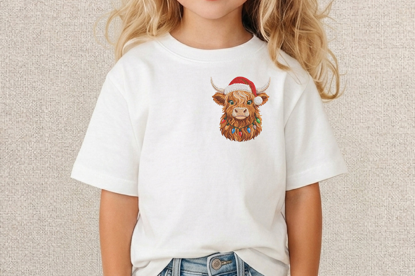 Christmas Highland Cow Embroidery Design – Cute Highland Cow Christmas Machine Embroidery Pattern, Festive Farmhouse Animal Embroidery Design