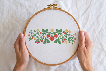Strawberry Vine Embroidery Design – Beautiful Strawberry Plant Machine Embroidery Pattern, Cute Fruit & Botanical Embroidery Design