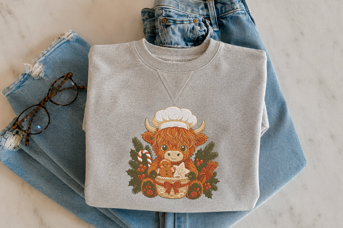 Highland Cow Christmas Baker Embroidery Design – Cute Christmas Baking Cow Machine Embroidery Pattern, Festive Farmhouse Holiday Embroidery Design