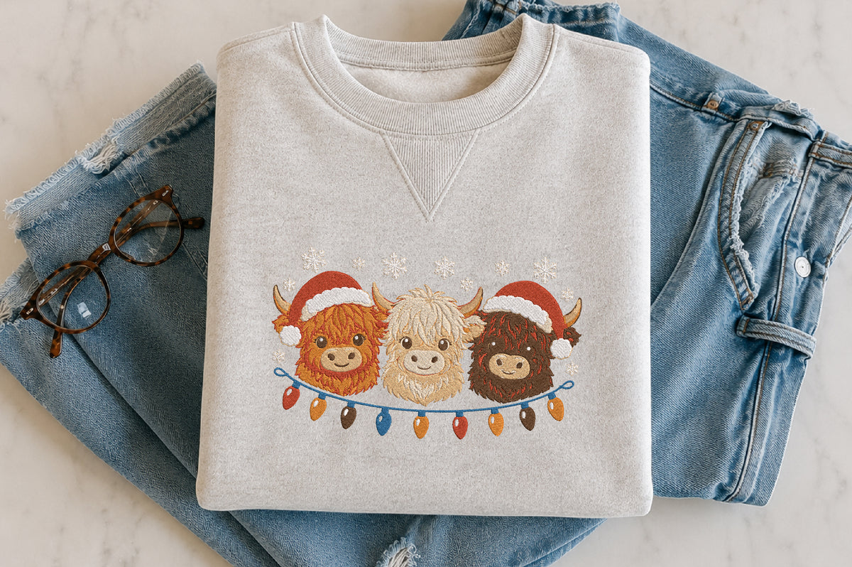 Highland Cow Christmas Embroidered Design – Cute Highland Cow Christmas Machine Embroidery Pattern, Festive Farmhouse Holiday Embroidery Design
