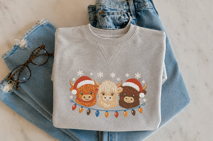 Highland Cow Christmas Embroidered Design – Cute Highland Cow Christmas Machine Embroidery Pattern, Festive Farmhouse Holiday Embroidery Design