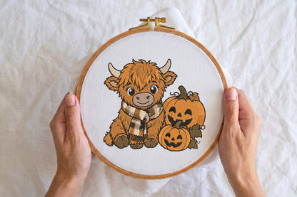 Highland Cow Embroidery Design – Cute Highland Cow Machine Embroidery Pattern, Rustic Farmhouse Animal Embroidery Design