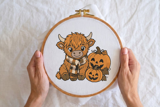 Highland Cow Embroidery Design – Cute Highland Cow Machine Embroidery Pattern, Rustic Farmhouse Animal Embroidery Design