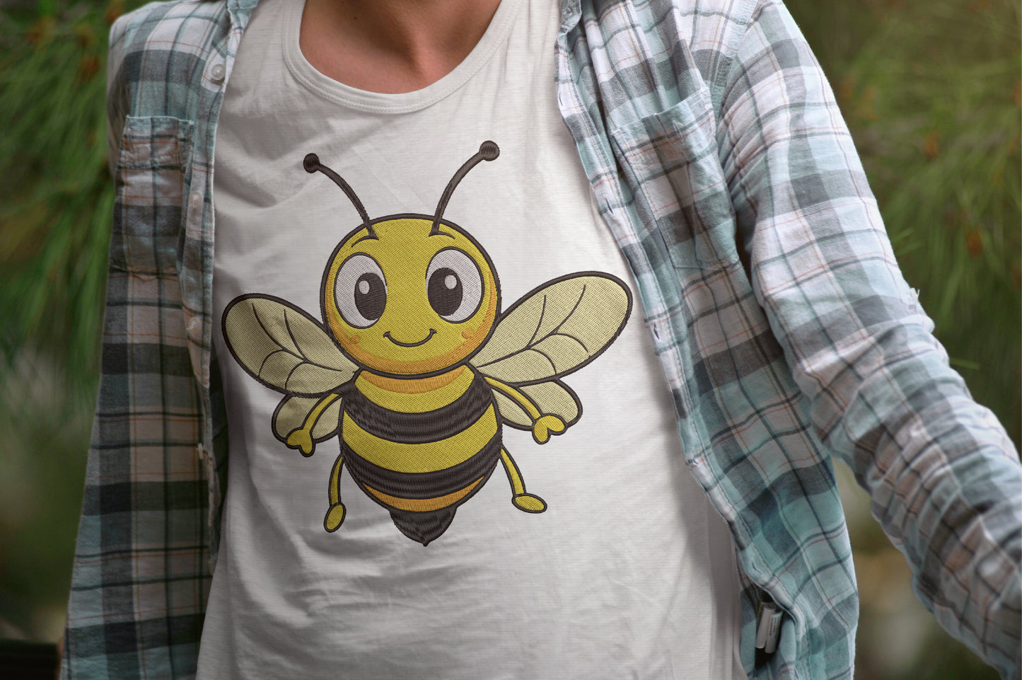 Cute Bee Embroidery Design, Adorable Honey Bee Machine Embroidery Pattern, Kawaii Bumble Bee Embroidery Design