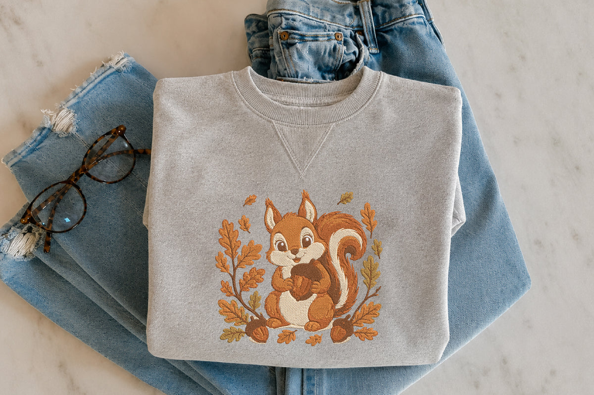 Woodland Squirrel Embroidery Design – Cute Squirrel Machine Embroidery Pattern, Woodland Nature & Forest Animal Embroidery Design